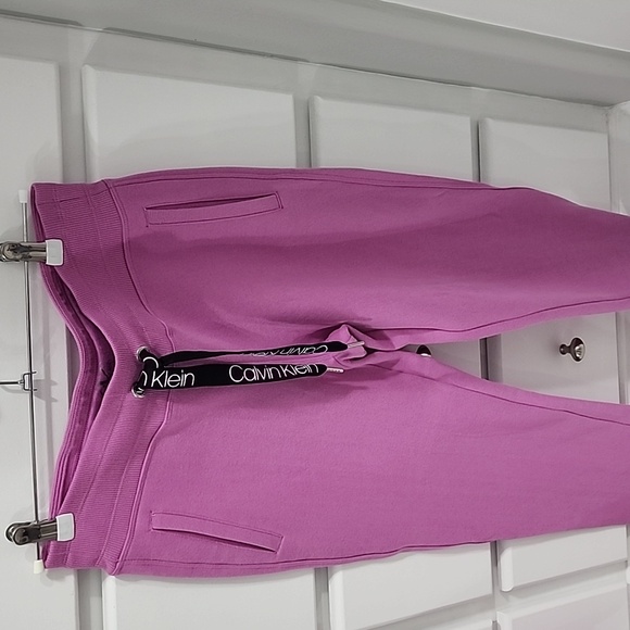 NWOT Calvin Klein Cropped Hoodie with Sweatpants XS/S - Picture 3 of 11